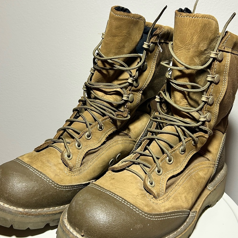 Bates Men's Tan and Brown Leather Boots